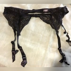 Fredericks Garter belt